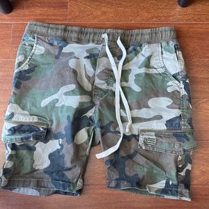 Men’s XL Hyper Denim Camo cargo shorts